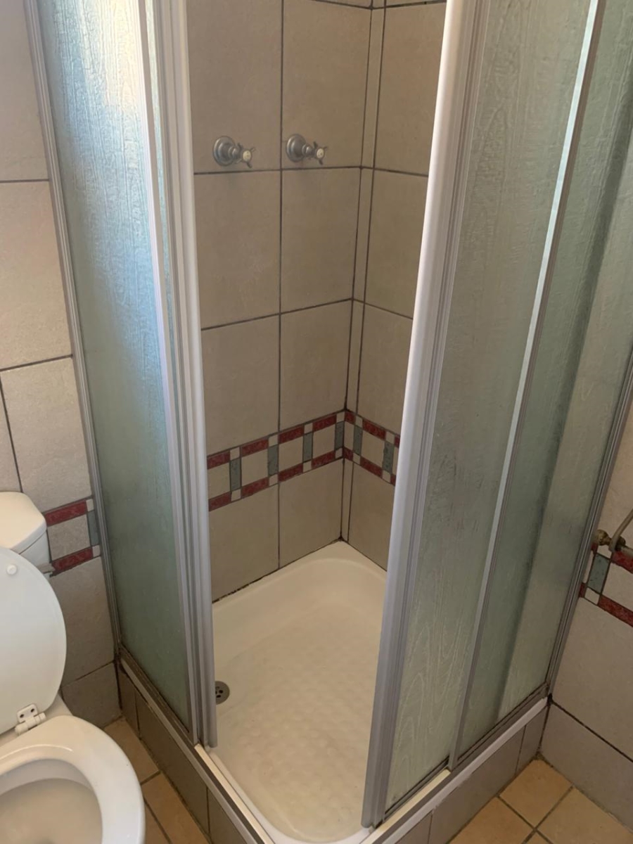 1 Bedroom Property for Sale in Brandwag Free State